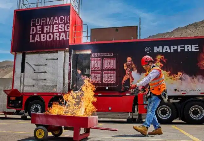 unidad-movil-prevencion-mapfre-lanzamiento-arequipa