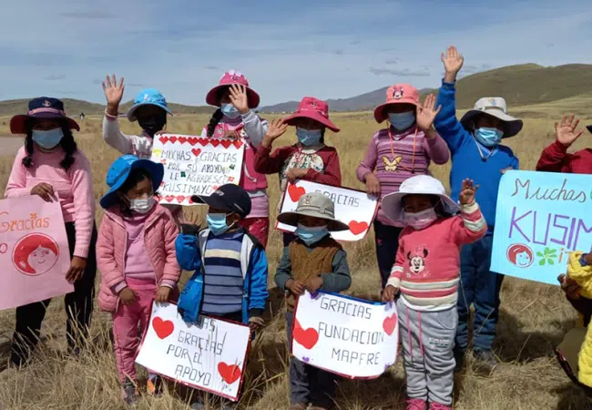 Entrega kits de higiene y alimentación a comunidades de Puno