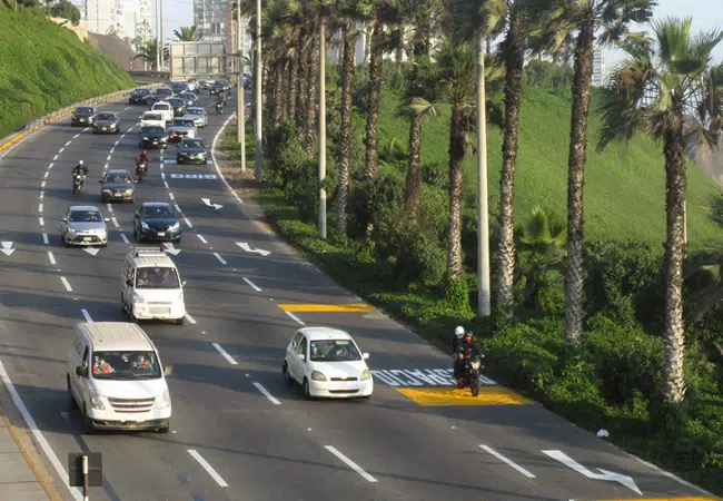 nuevos límites de velocidad y multas de tránsito en Perú